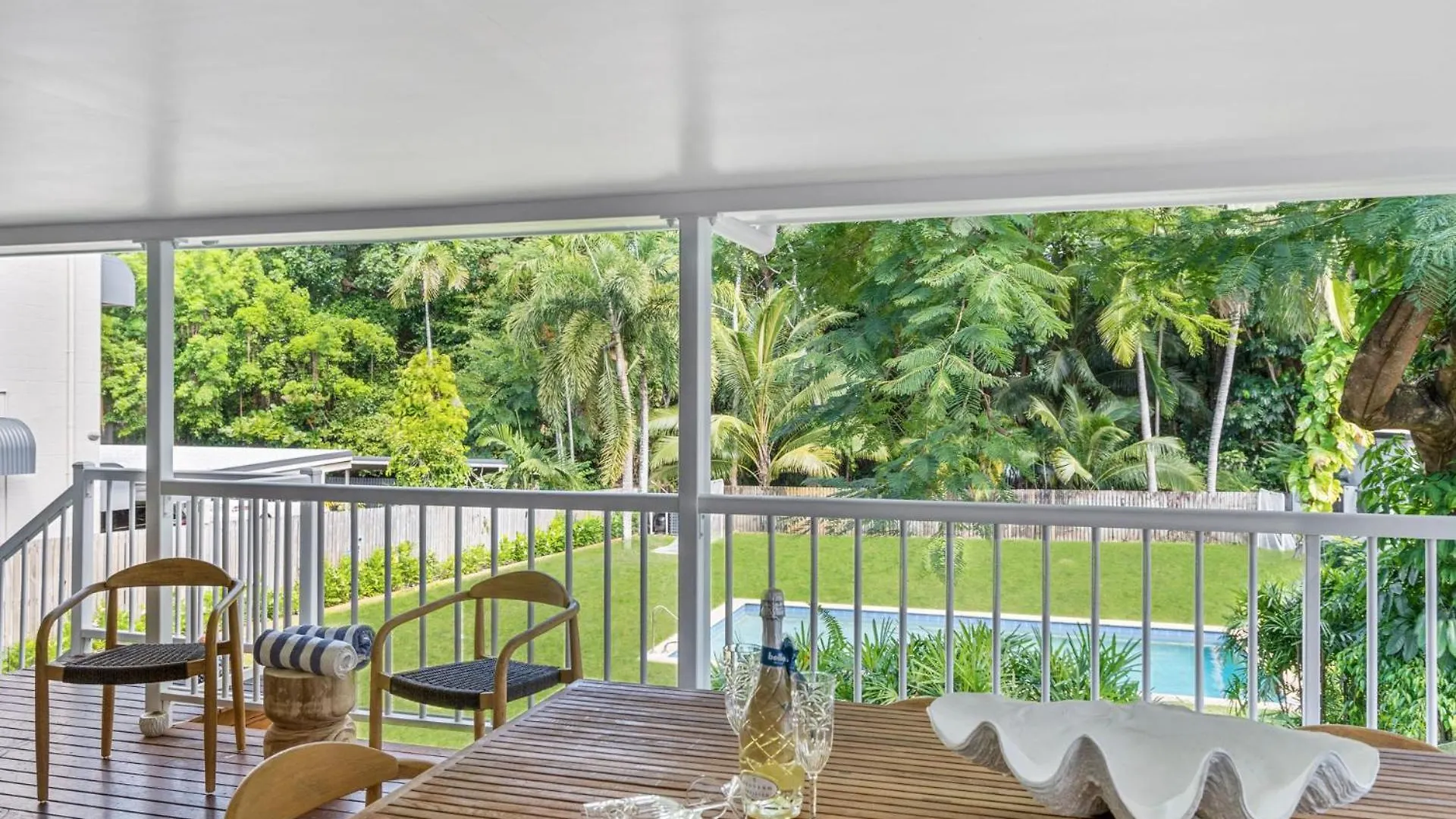 Belle Escapes The Beach House At Yorkeys Yorkeys Knob Holiday home